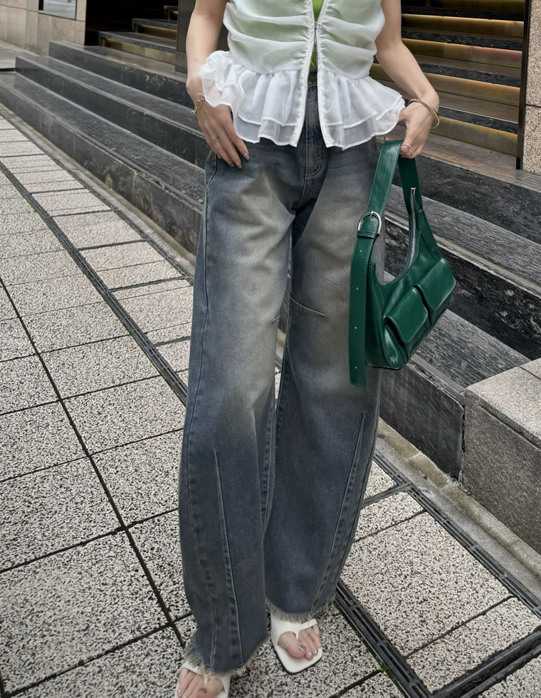 裾フリンジカーブデニムパンツ