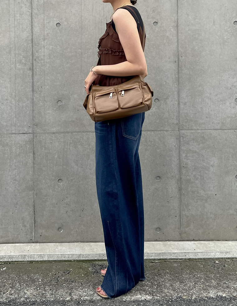 裾フリンジカーブデニムパンツ