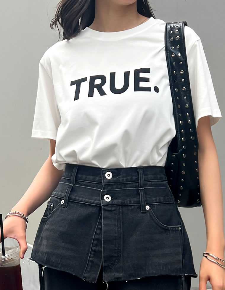 TRUEメタリックロゴプリントTシャツ