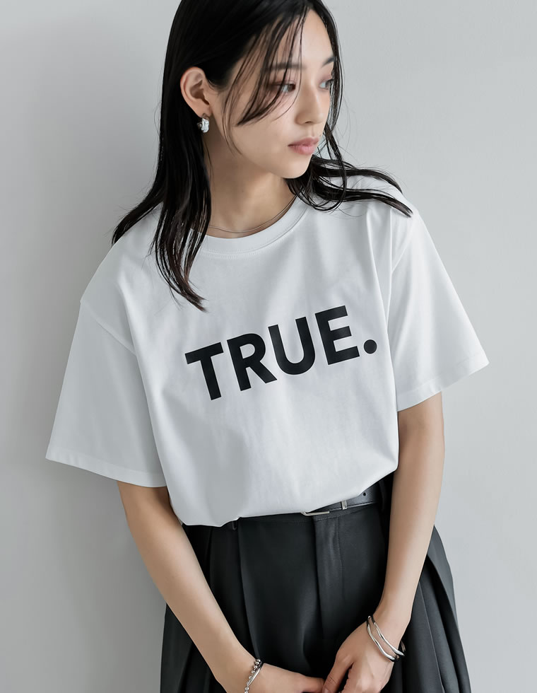 TRUEメタリックロゴプリントTシャツ