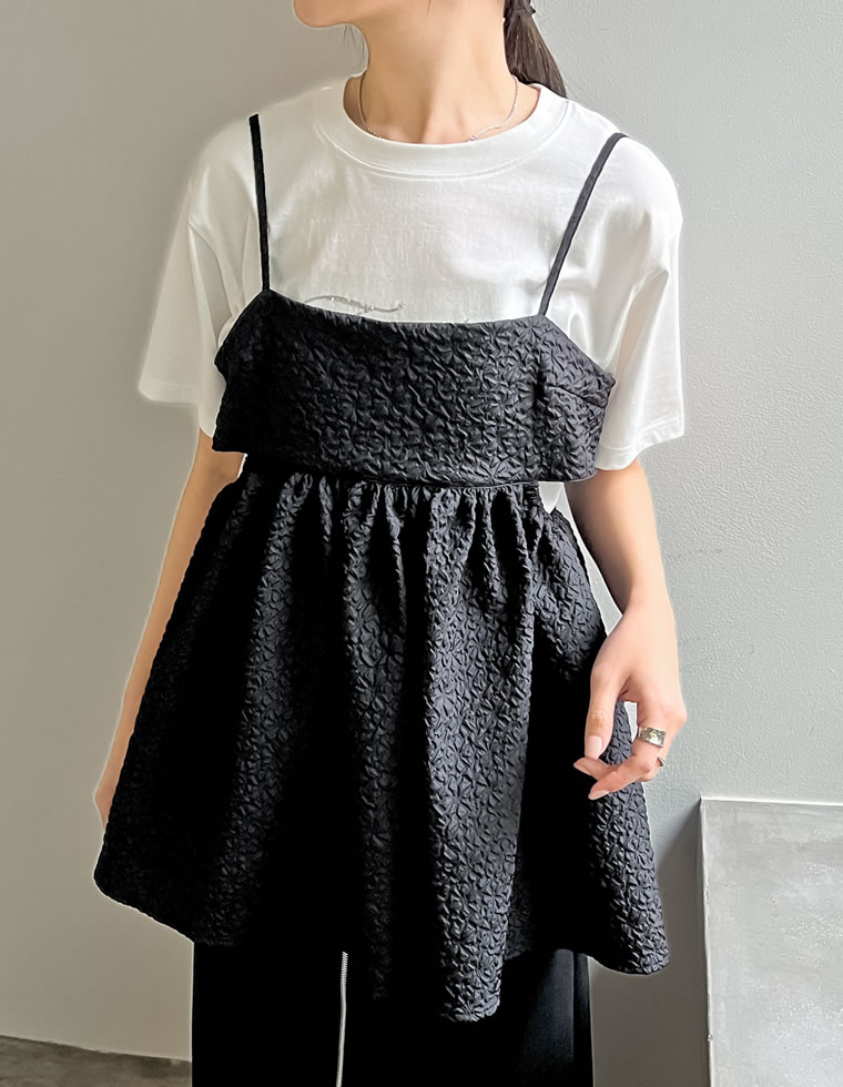 ふくれジャガードペプラムスリットキャミソール