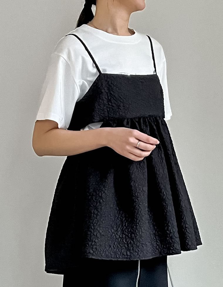 ふくれジャガードペプラムスリットキャミソール