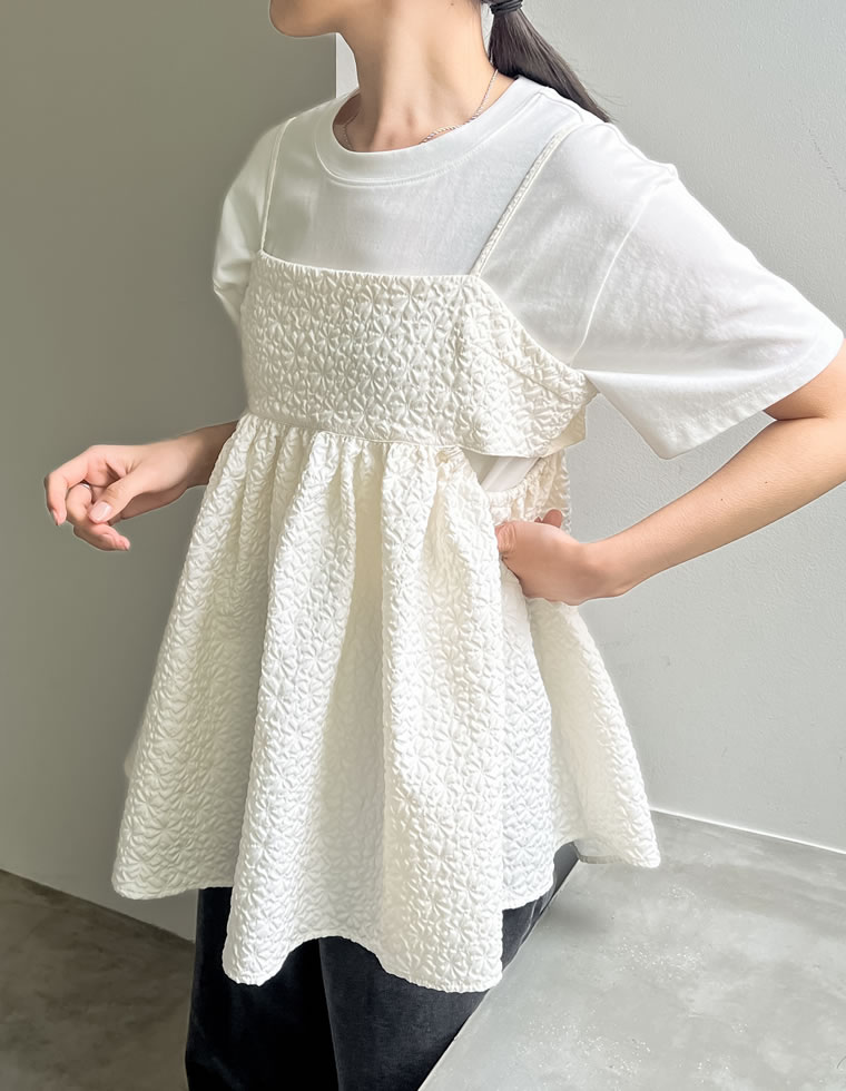 ふくれジャガードペプラムスリットキャミソール