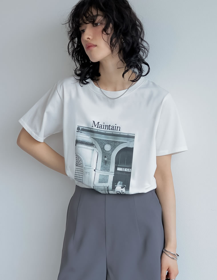 モノトーンプリントTシャツ