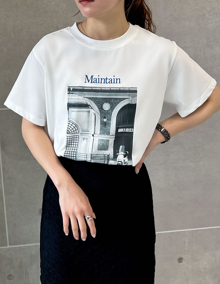 モノトーンプリントTシャツ