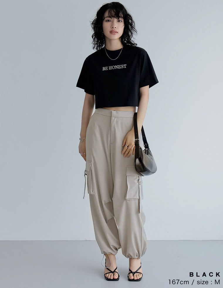 クロップド丈スパンコールロゴTシャツ