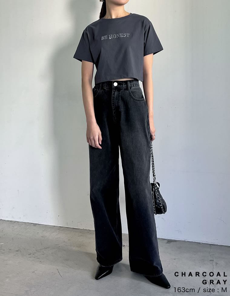 クロップド丈スパンコールロゴTシャツ
