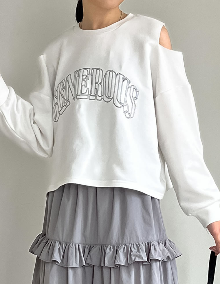 裏毛刺繍ロゴ肩スリットショート丈トップス