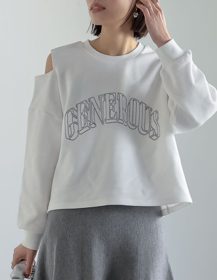 裏毛刺繍ロゴ肩スリットショート丈トップス
