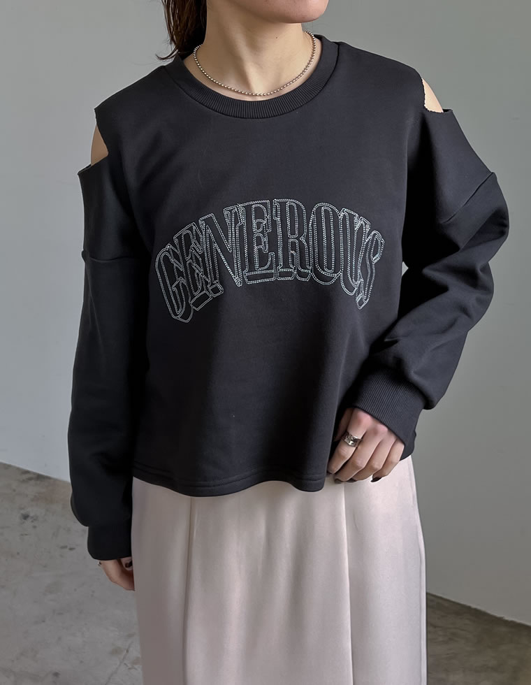 裏毛刺繍ロゴ肩スリットショート丈トップス