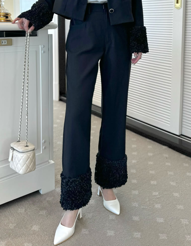 フラワーモチーフストレートパンツ