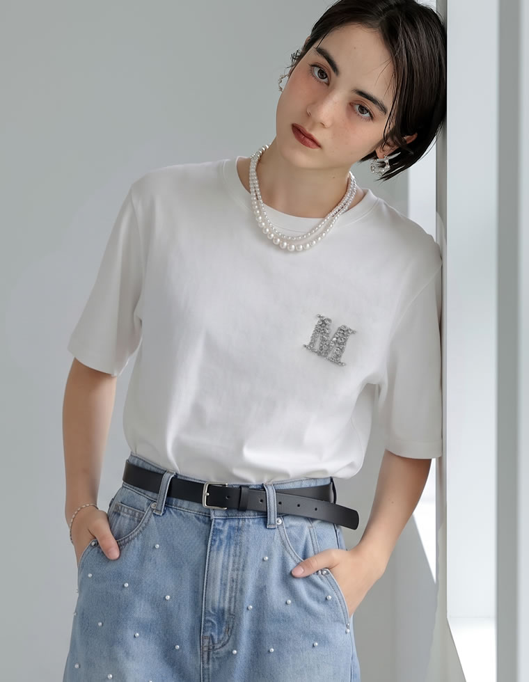 MロゴビジューモチーフTシャツ