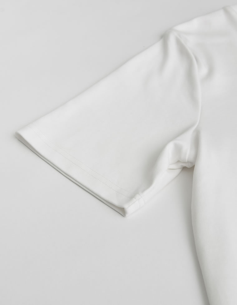 MロゴビジューモチーフTシャツ