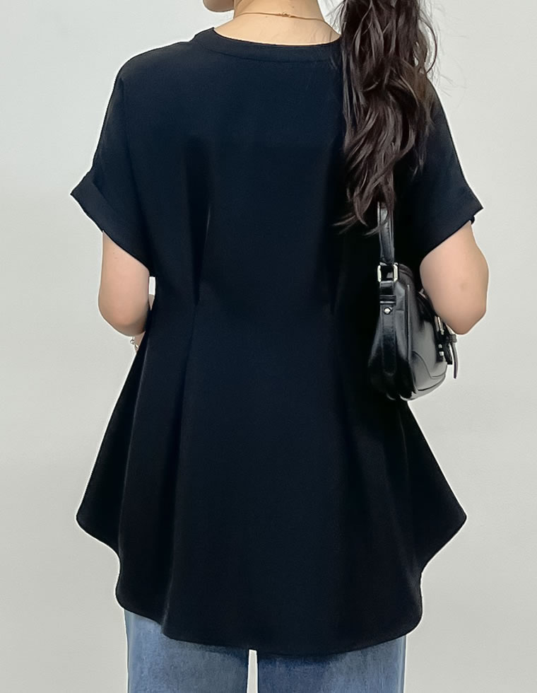 タックフレアーキーネックブラウス