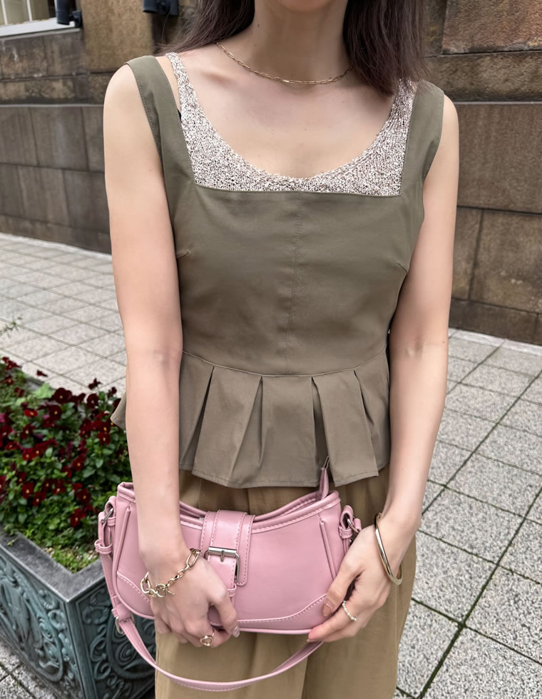 タックプリーツペプラムビスチェ