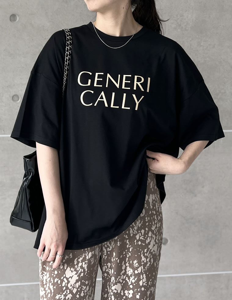 オーバーサイズロゴＴシャツ