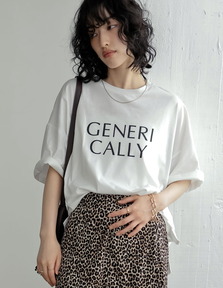 オーバーサイズロゴＴシャツ