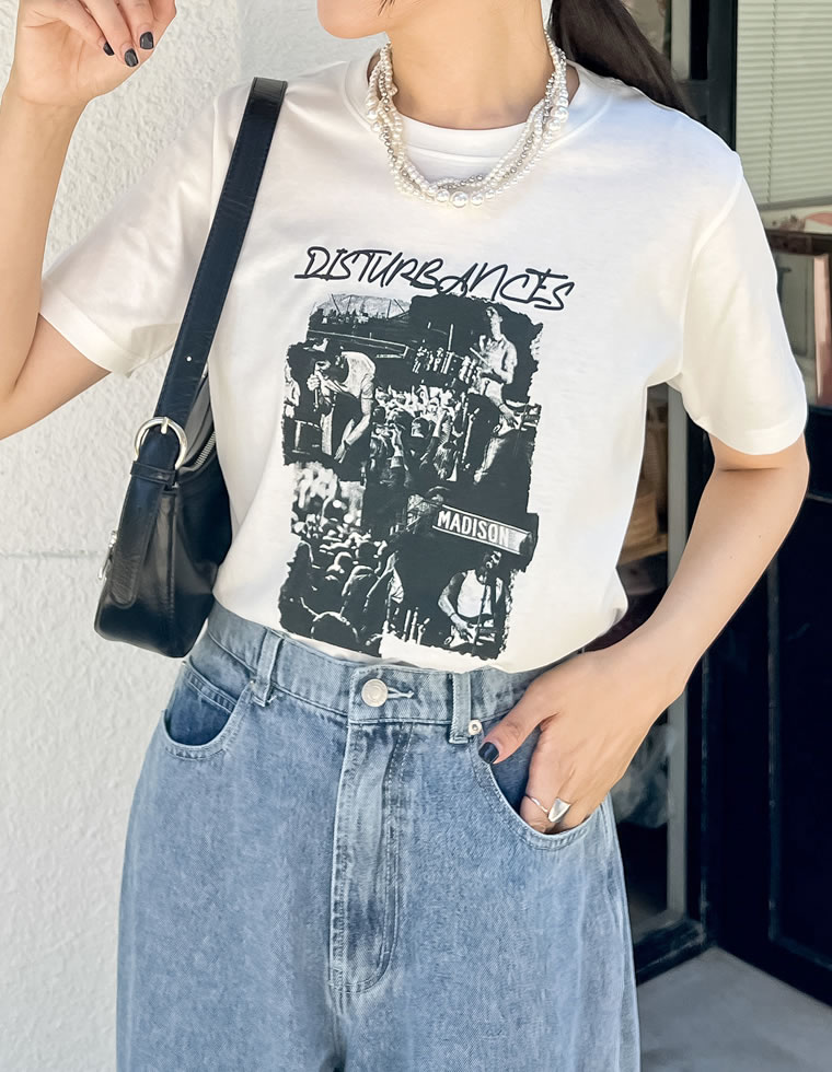 モノトーンロックバンドTシャツ