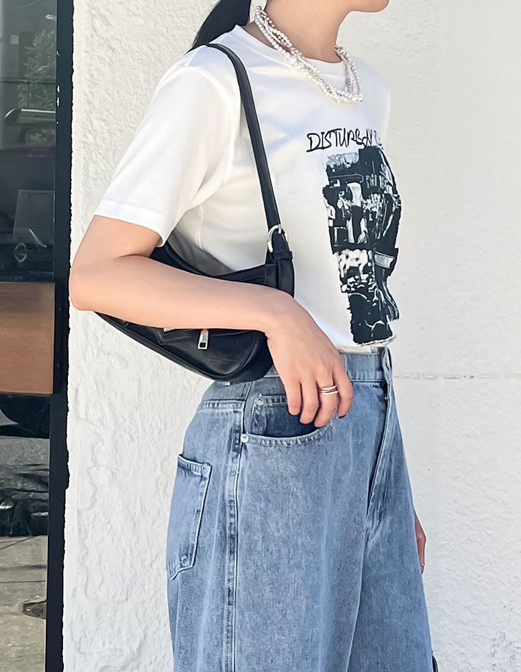モノトーンロックバンドTシャツ
