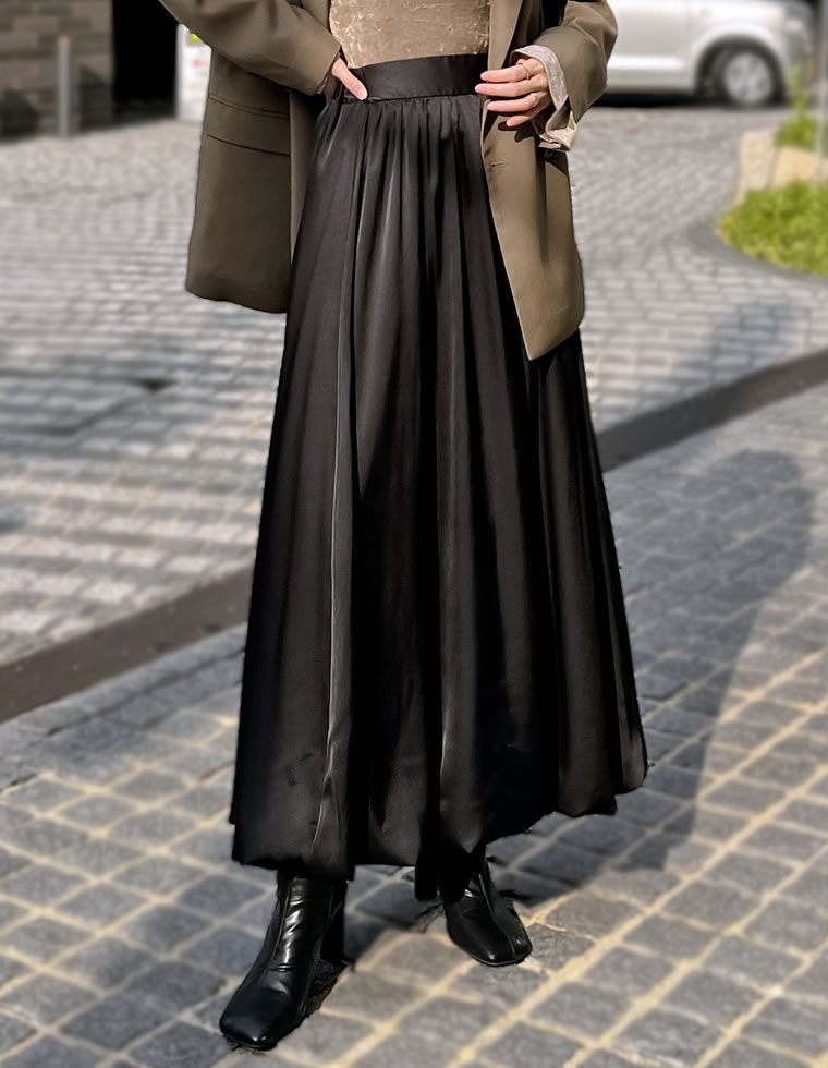 サテンバルーンスカート