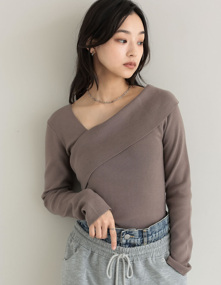 アシンメトリーネックニットトップス