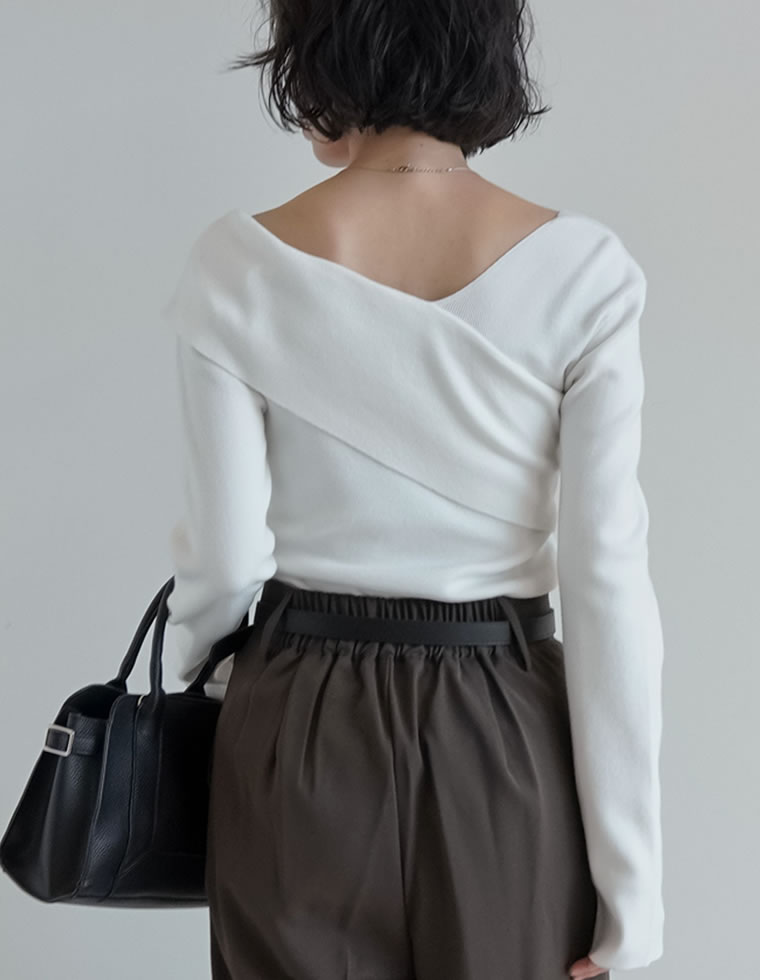 アシンメトリーネックニットトップス