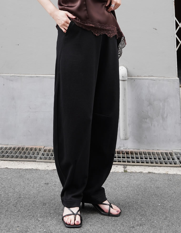 スムースダンボールカーブパンツ