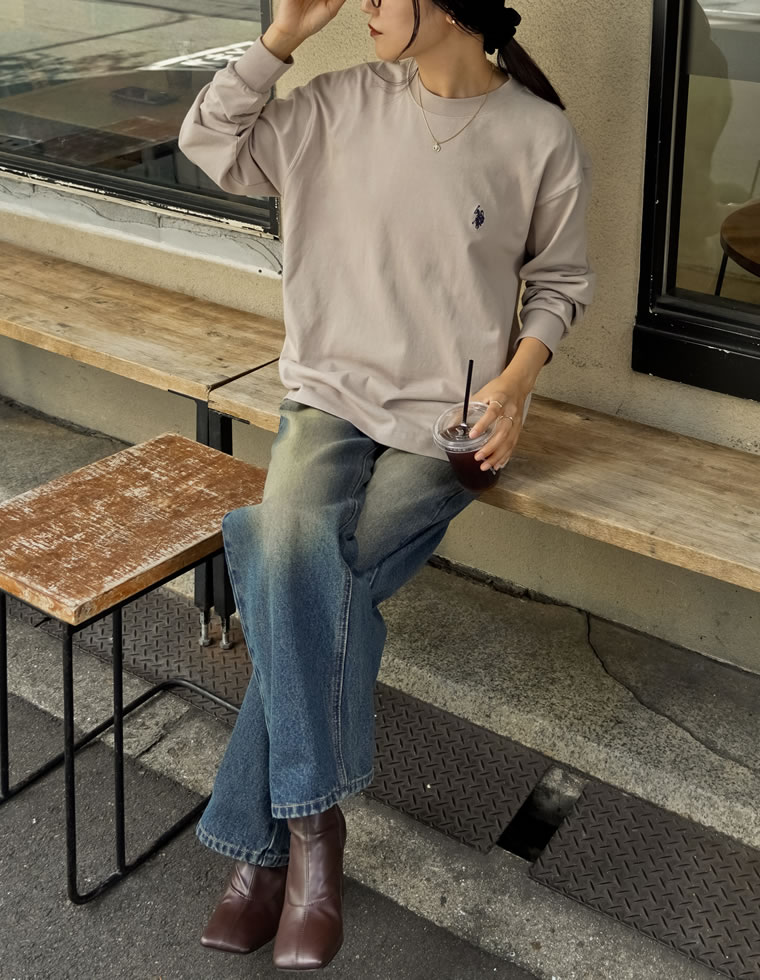 ユニセックスワンポイント刺繍長袖Tシャツ