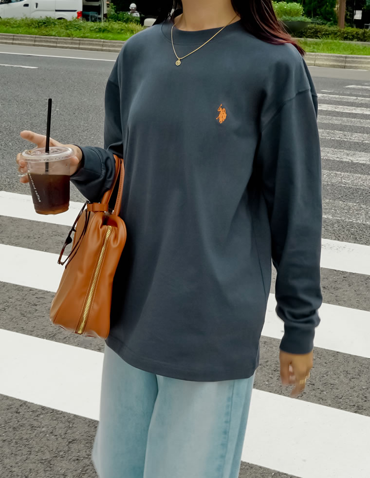 ユニセックスワンポイント刺繍長袖Tシャツ