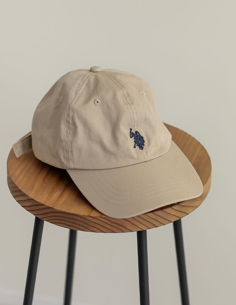 ワンポイント刺繍キャップ