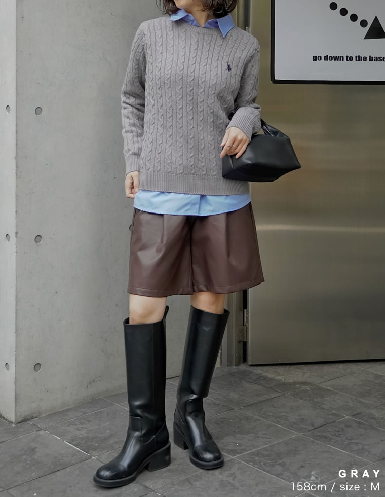 ワンポイント刺繍ケーブルニットトップス