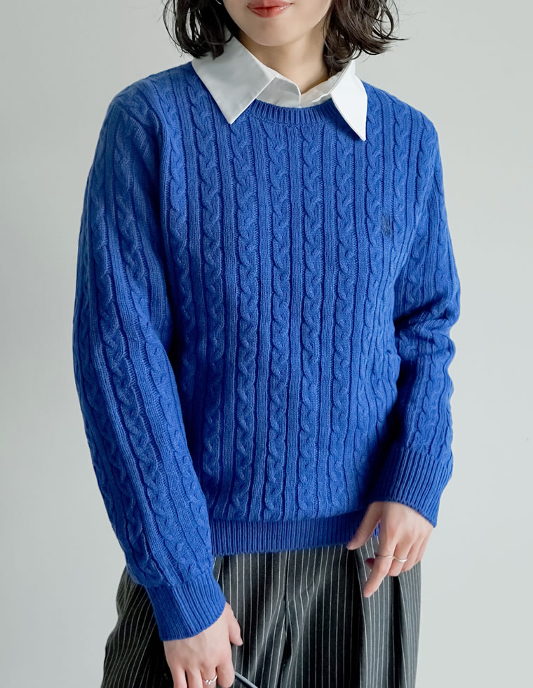 ワンポイント刺繍ケーブルニットトップス