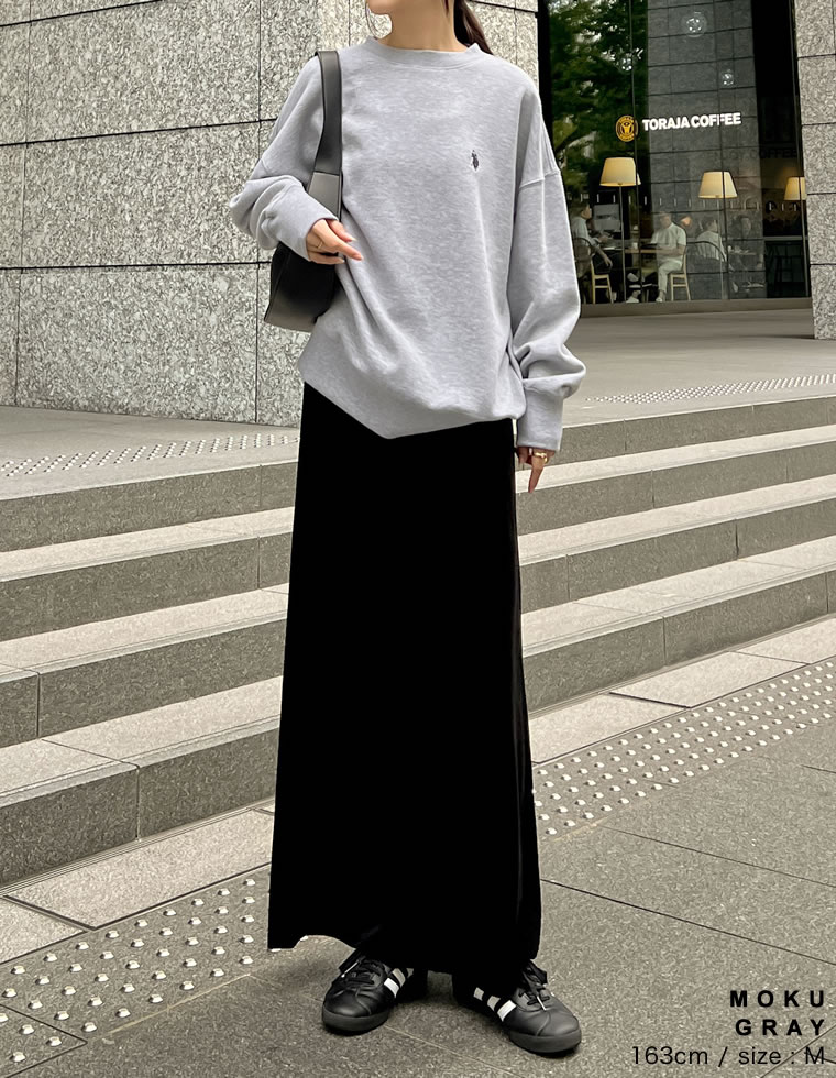 ワンポイント刺繍ピーチ裏起毛スウェット