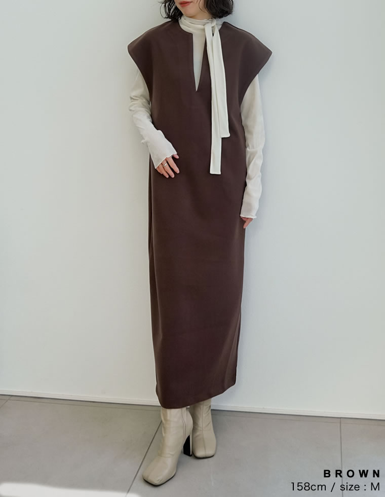 圧縮ニットソーキーネックワンピース