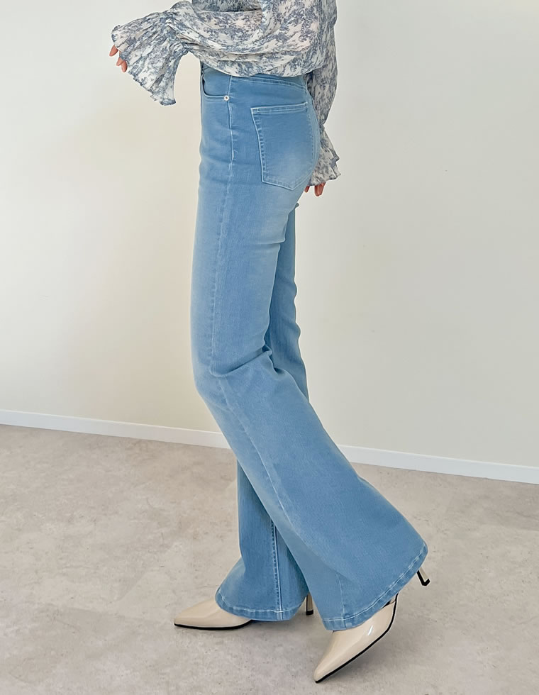 ストレッチデニムキックフレアパンツ