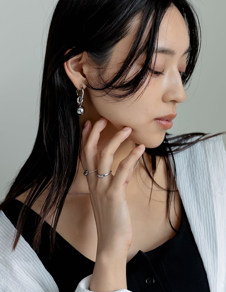 ボール付きフープピアス