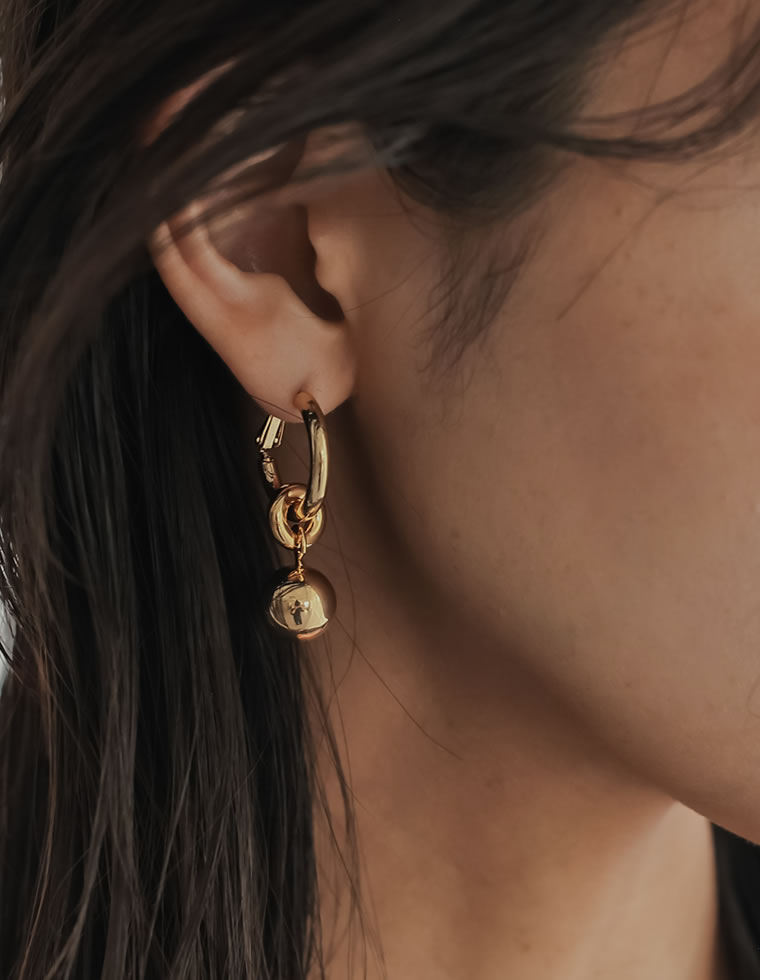 ボール付きフープピアス