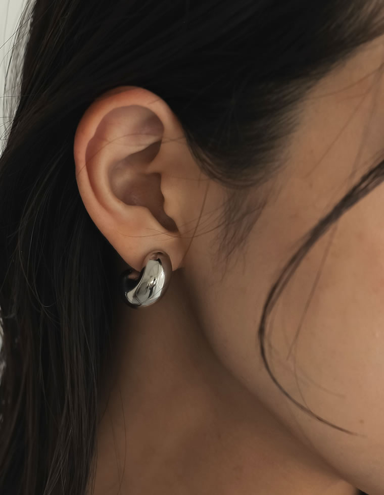 カーブシールドピアス