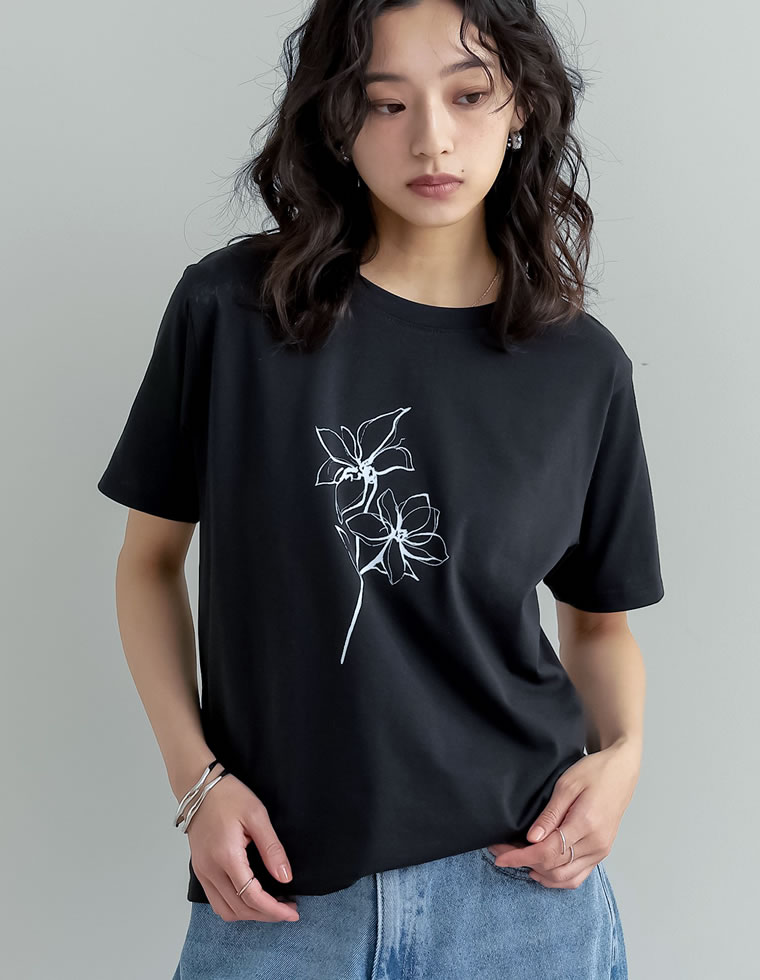 ドローイングフラワーTシャツ