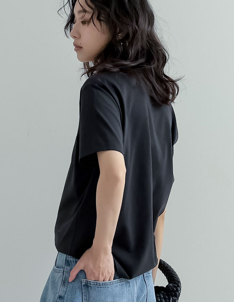 ドローイングフラワーTシャツ