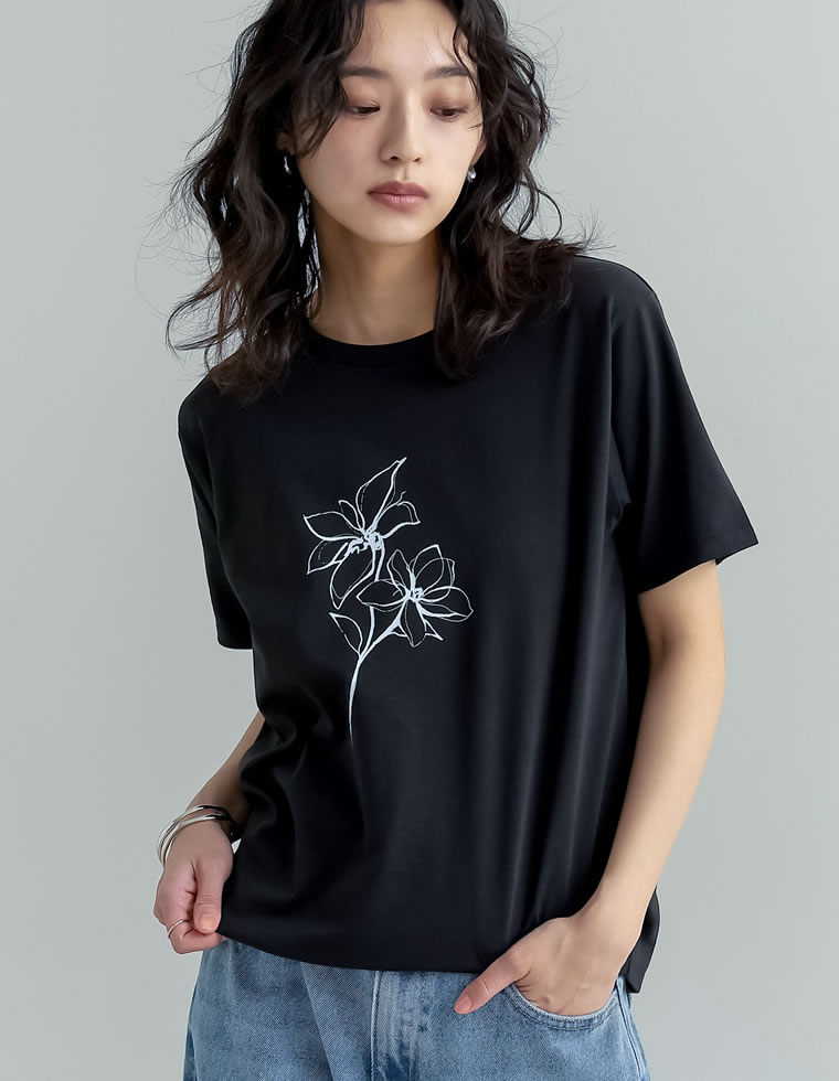 ドローイングフラワーTシャツ