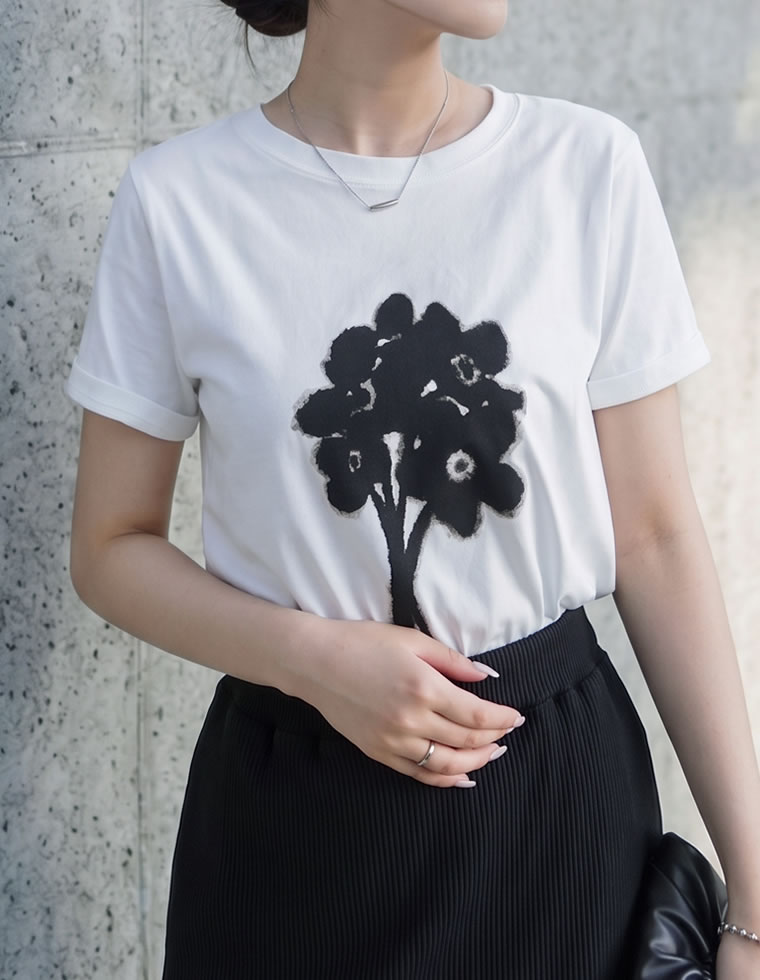 ドローイングフラワーTシャツ