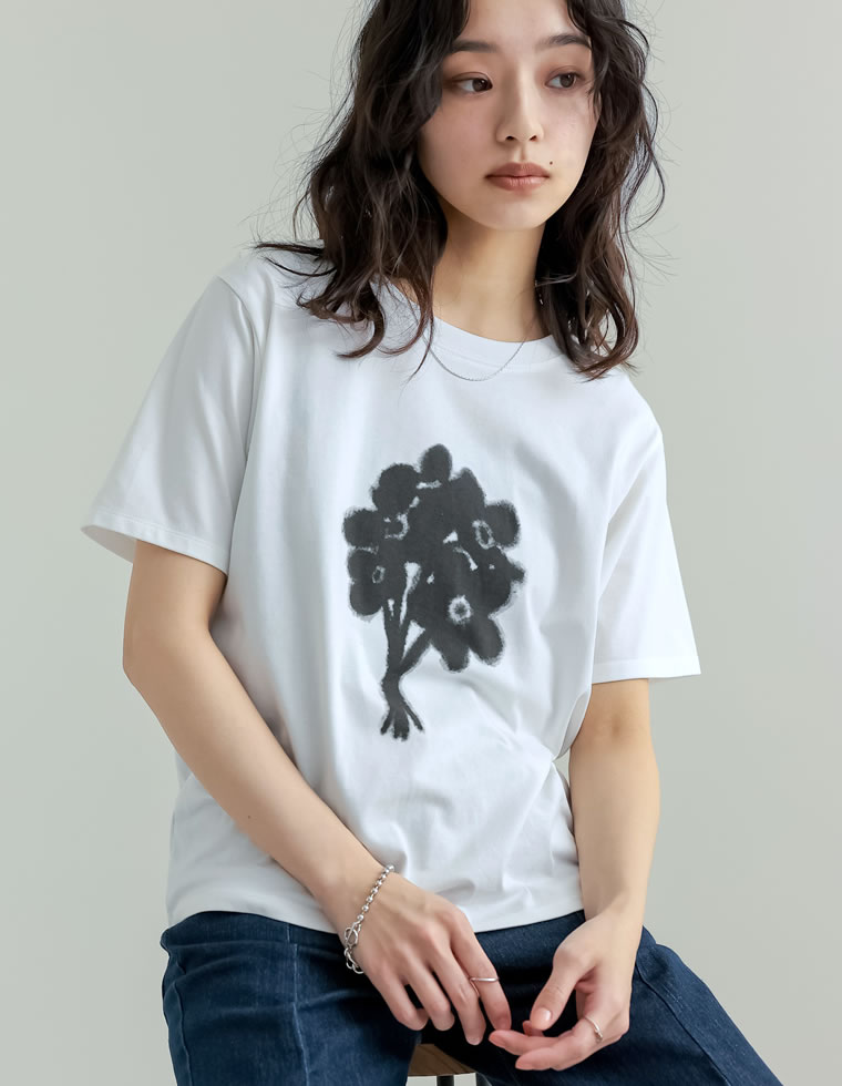 ドローイングフラワーTシャツ