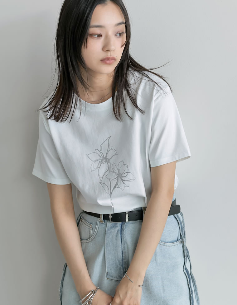 ドローイングフラワーTシャツ