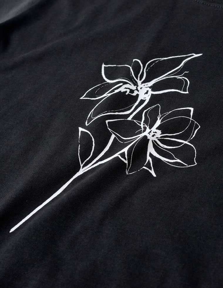 ドローイングフラワーTシャツ