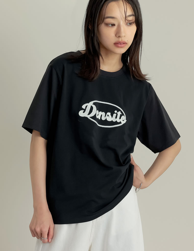 チェーン刺繍ロゴTシャツ