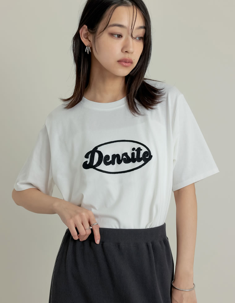チェーン刺繍ロゴTシャツ