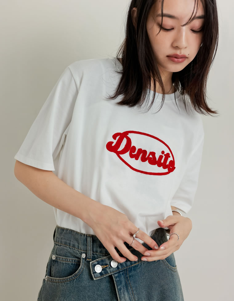 チェーン刺繍ロゴTシャツ