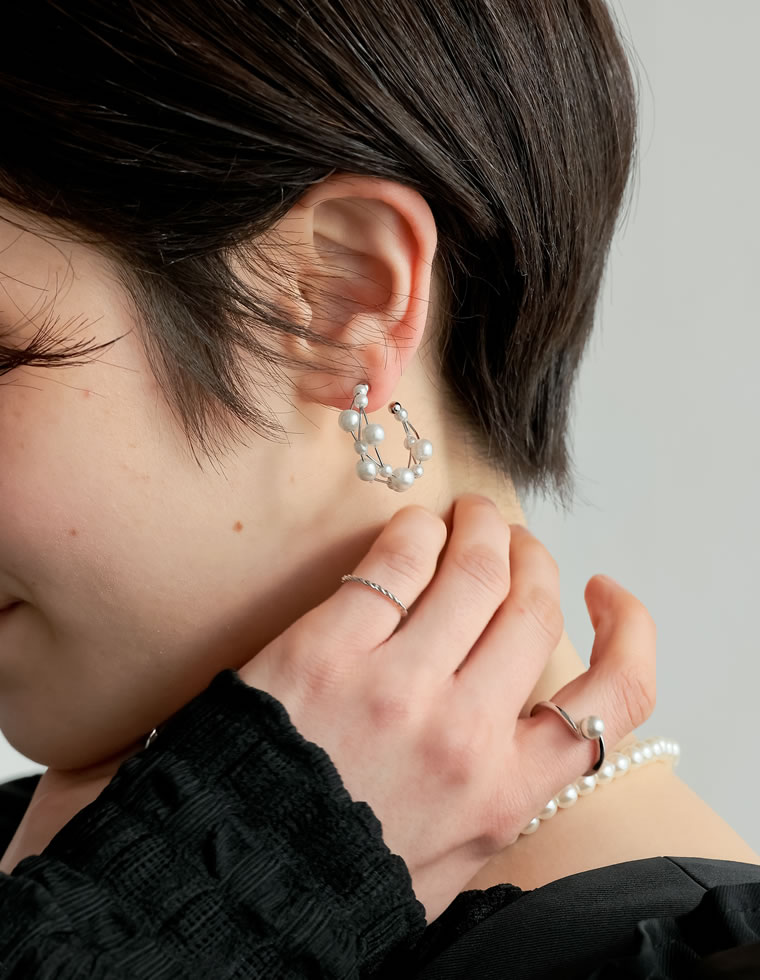 フェイクパールフープピアス