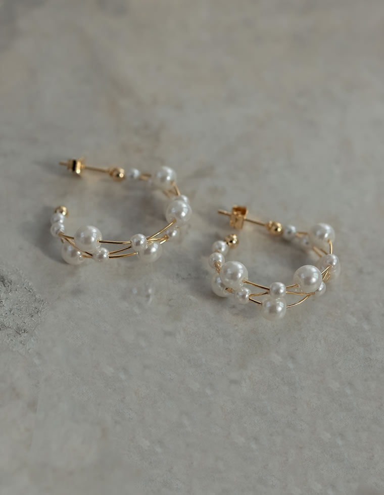 フェイクパールフープピアス